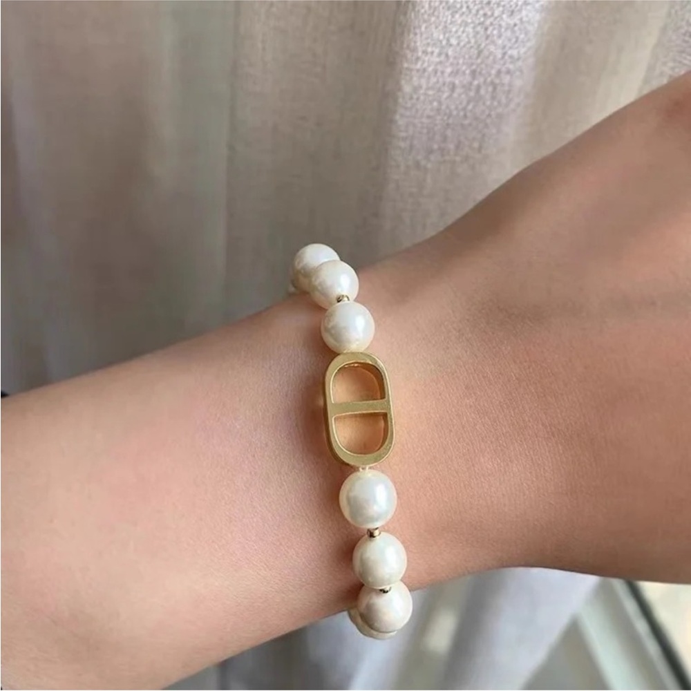 Zara Vintage Wedding Simulated Pearl Circle Chained CD-Chain Bracelet Studs